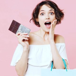 ... Why is Bean-to-Bar Chocolate more expensive? Award-winning food writer Megan Giller shares her three practical reasons why bean-to-bar chocolate costs more... and, in her opinion, three reasons why it tastes better too! ⁠ [LINK BIO]⁠⠀
⁠⠀
Here's an extract:⁠⠀
⁠⠀
Most of us are used to paying pocket change for a bar of chocolate. So it can be a shock when we find out the price of artisanal chocolate made bean-to-bar…⁠⠀
⁠⠀
Is there gold leaf running through its veins, like in some bottles of vodka? Or maybe it comes with a diamond ring? That’s quite a step up from the prizes we used to find in our cereal boxes!⁠⠀
⁠⠀
All joking aside, there are three practical reasons that bean-to-bar chocolate costs more, and, in my opinion, three reasons that it tastes better too.