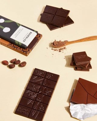 Chocolate feast for the eyes! 🍫🙌🤤✨ ⁠⁠
⁠⁠
Some featured bars here: @cuvee_chocolate @jasperandmyrtle @daintreeestates @bahenandco ⁠⁠
⁠⁠
🇦🇺 Australia is home to over 30+ amazing chocolate makers (you don't even need to leave to country for some exotic flavours either).⁠⁠
⁠⁠
☝️ See LINK BIO for full list of Aussie chocolate makers.⁠⁠
⁠⁠
📸: @monicapronkphotography